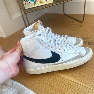 Women's Nike Blazers Mid '77